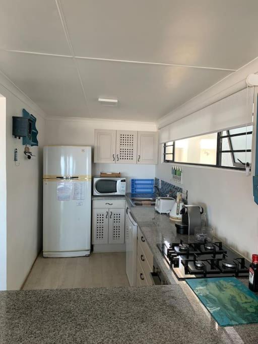 Baby Whale Bliss - Beachfront House วิทซันด์ ภายนอก รูปภาพ