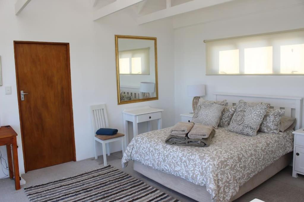 Baby Whale Bliss - Beachfront House วิทซันด์ ภายนอก รูปภาพ