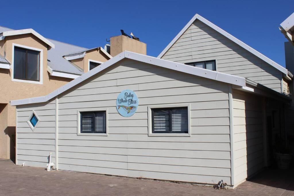 Baby Whale Bliss - Beachfront House วิทซันด์ ภายนอก รูปภาพ